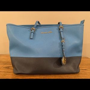 Michael Kors Bag smoke free home like new